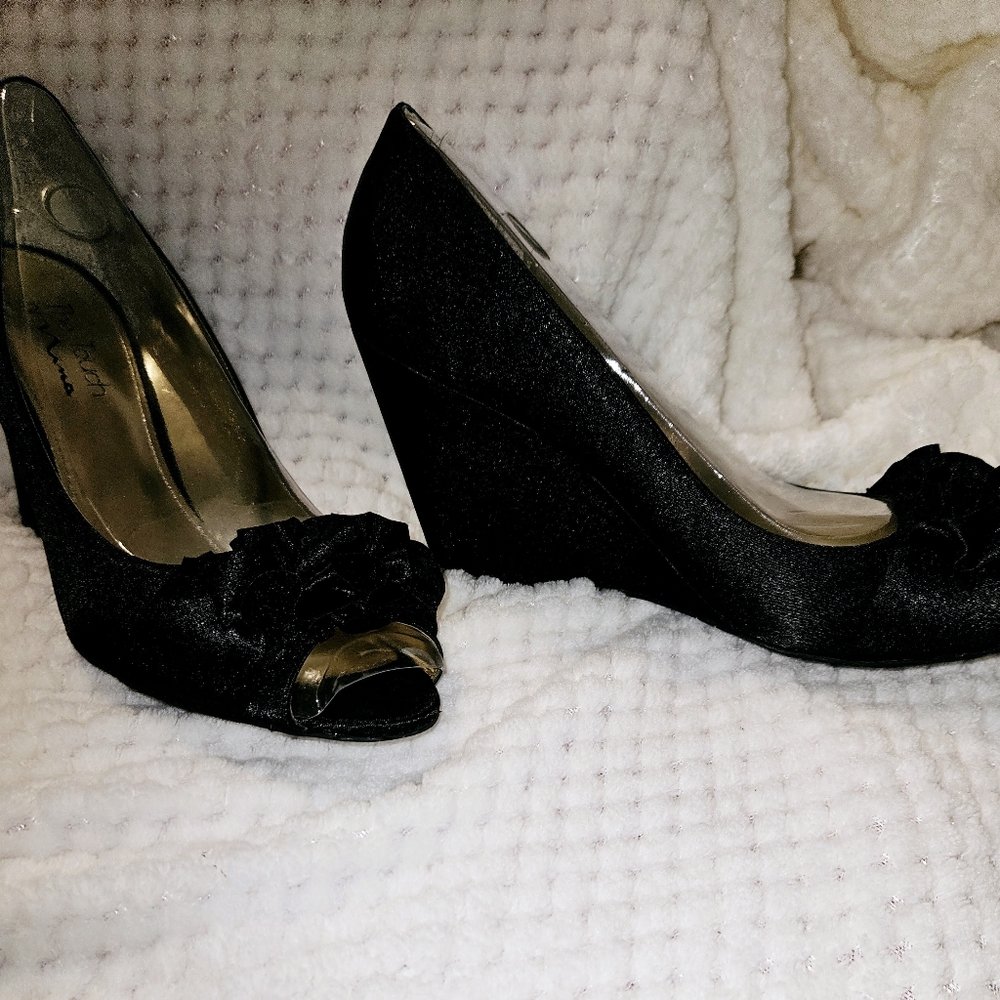 Women wedge dress shoe